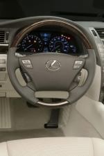 Lexus LS460 2006 года
